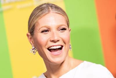 Gwyneth Paltrow Memes Herself With New Goop Vibrator For Valentine’s Day - etcanada.com
