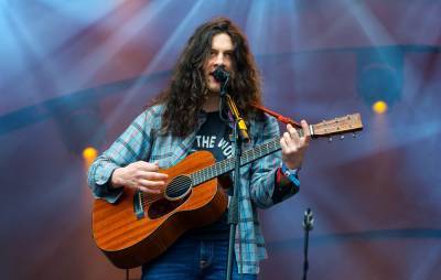 Kurt Vile performs ‘Runner Ups’ for Food For Love benefit livestream - www.nme.com - state New Mexico