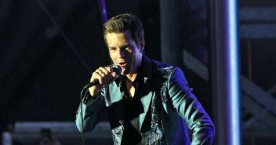 Brandon Flowers requires surgery after bike accident - www.msn.com
