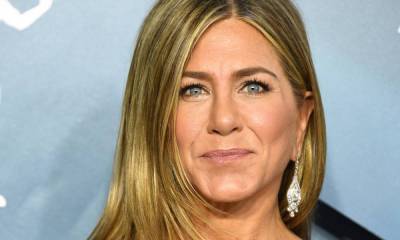 Jennifer Aniston wows in pink mini dress during trip to hairdressers - hellomagazine.com