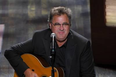 Vince Gill - Country Star Vince Gill Debuts New Song ‘March On, March On’ Against Racism - etcanada.com