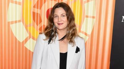 Drew Barrymore Says She Had Vision and Hair Loss While Carrying a Secret Around - www.etonline.com