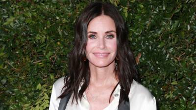 Courteney Cox performs 'Friends' theme song on piano: 'How'd I do?' - www.foxnews.com