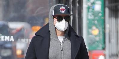 Bradley Cooper Keeps a Low Profile While Out & About in NYC - www.justjared.com - New York