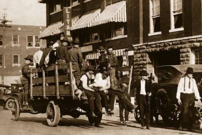 1921 Tulsa Massacre Documentary From ‘Freedom Riders’ Director Greenlit at History Channel - thewrap.com