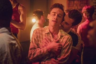 ‘It’s a Sin’ review: Brilliant, haunting drama about 1980’s AIDS crisis - www.metroweekly.com