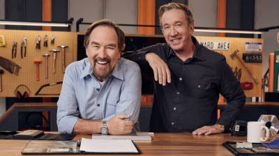 Tim Allen - Tim Allen and Richard Karn Say 'Assembly Required' Feels Like a Real-Life Version of 'Tool Time' - etonline.com