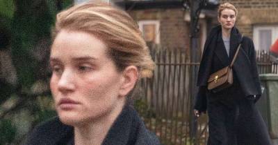 Rosie Huntington-Whiteley goes make-up free during a stroll in London - www.msn.com - Britain - London - county Love