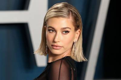 Hailey Bieber turned to therapy to help her deal with ‘negative attention’ online - www.hollywood.com