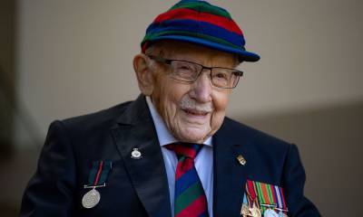 Captain Tom Moore dies aged 100 following COVID-19 battle - hellomagazine.com