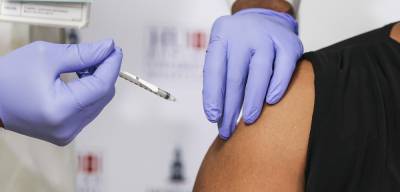 Three Celebrities Are Refusing to Get the COVID-19 Vaccine (So Far) - www.justjared.com