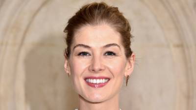 Rosamund Pike Movies That Are Streaming: Where to Watch 'Gone Girl' & More! - www.justjared.com