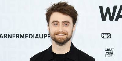 Daniel Radcliffe Says He's 'Intensely Embarrassed' By His Early Harry Potter Acting - www.justjared.com
