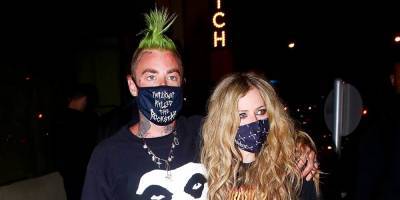 Avril Lavigne & Boyfriend Mod Sun Keep Close on Dinner Date in WeHo - www.justjared.com - Malibu