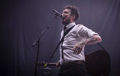 Frank Turner to “pause” livestream gigs after raising over £250k for independent venues - www.nme.com - county Lexington