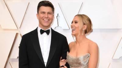 Colin Jost Says Michael Che's Wedding Gift Has Him and Scarlett Johansson 'Concerned for Our Well-Being' - www.etonline.com