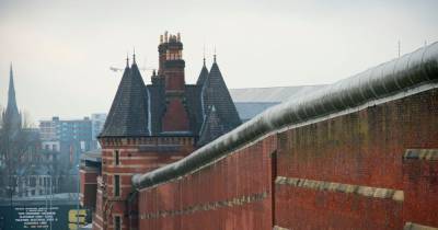 Strangeways prison hit with major Covid-19 outbreak as 200 new cases confirmed among staff and inmates - www.manchestereveningnews.co.uk - Manchester