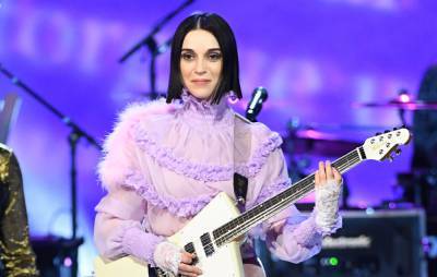 St. Vincent teases release date for new album, ‘Daddy’s Home’ - www.nme.com