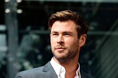Chris Hemsworth Shows Off Note From 7-Year-Old Son Describing His Dad As His ‘Special Friend’ - etcanada.com