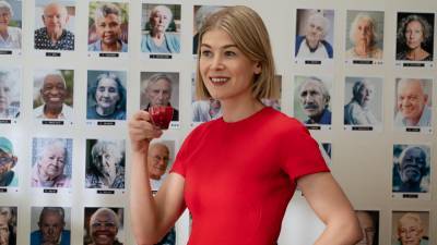 Rosamund Pike speaks out about being photoshopped in movie posters: 'We're all losing our grip' - www.foxnews.com