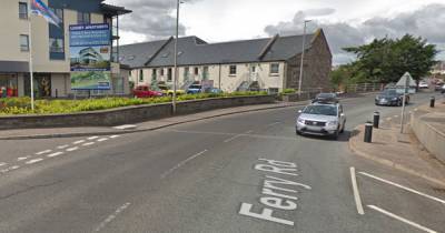 Scots schoolgirl hurt during terrifying street robbery bid as police manhunt launched to find ‘tall’ attacker - www.dailyrecord.co.uk - Scotland