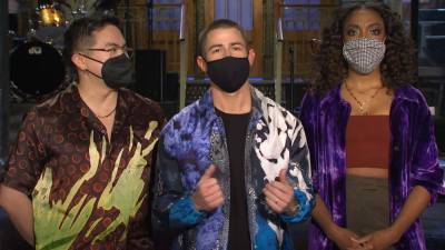 Nick Jonas Gets Unsolicited Career Advice in Funny New 'Saturday Night Live' Promos -- Watch! - www.etonline.com