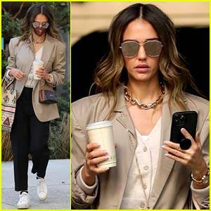Jessica Alba Makes a Mid-Week Stop at Her Office - www.justjared.com - Los Angeles