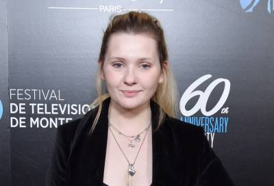 Abigail Breslin Mourns The Death Of Her Father After COVID-19 Battle - etcanada.com