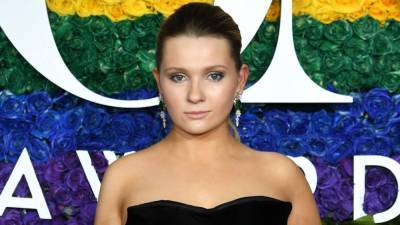 Abigail Breslin Mourns Father's Death After Battle With COVID-19 - www.etonline.com