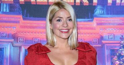 Holly Willoughby reportedly facing legal battle with former agents worth millions - www.dailyrecord.co.uk