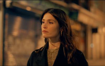 Gemma Arterton roams London at night in Jessie Ware’s new video for ‘Remember Where You Are’ - www.nme.com