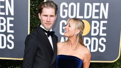 Kaley Cuoco - Karl Cook - Kaley Cuoco Sobs With Joy as Husband Karl Cook Surprises Her Ahead of the Golden Globes - etonline.com
