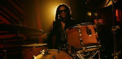 Lenny Kravitz Hopes to Inspire Love & Good Times in Stella Artois Super Bowl 2021 Commercial - Watch Now! - www.justjared.com
