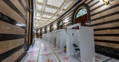 One of Manchester's most iconic buildings has been transformed into a Covid-19 test centre for key workers - www.manchestereveningnews.co.uk - county Hall - city Manchester, county Hall