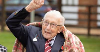 What time is the national clap for Captain Sir Tom Moore tonight? - www.manchestereveningnews.co.uk - county Bedford