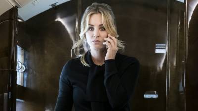 Kaley Cuoco Is a First-Time Golden Globe Nominee for 'The Flight Attendant' - www.etonline.com - Paris