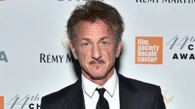 Sean Penn rips coronavirus vaccine site staffers in fiery letter for complaining of long hours, poor food - www.foxnews.com - Los Angeles