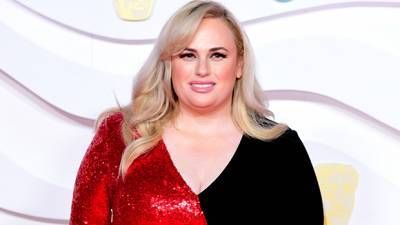 Rebel Wilson Plays Football In Lace Mini-Dress On The NFL Honors Field — Watch - hollywoodlife.com