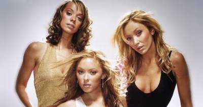 Official Charts Flashback 2001: Atomic Kitten - Whole Again - www.officialcharts.com