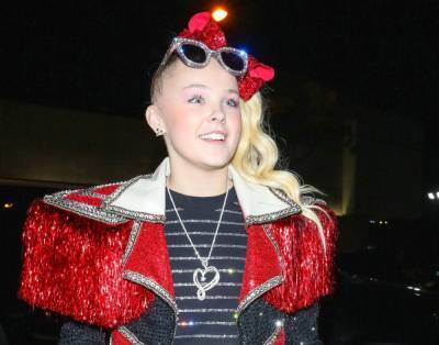 JoJo Siwa Reveals She Has A Girlfriend, Says She Was ‘Super Encouraging’ In Her Decision To Come Out - etcanada.com