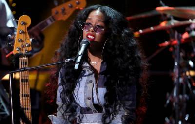 H.E.R. shares new Golden Globe-nominated single ‘Fight For You’ - www.nme.com - USA - Miami - Chicago