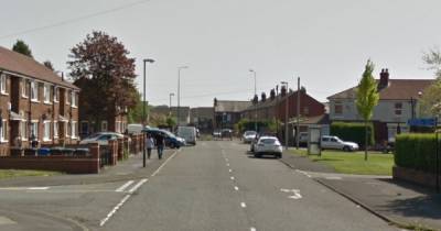 Man, 25, in serious condition after stabbing - www.manchestereveningnews.co.uk