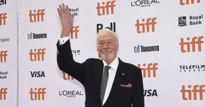 Russell Crowe and Anne Hathaway pay tribute to Christopher Plummer - www.msn.com - Chelsea