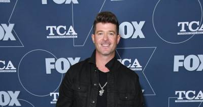 Robin Thicke - Andre Harrell - Alan Thicke - Robin Thicke honors late father Alan Thicke with new song, 'Lucky Star' - wonderwall.com