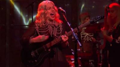 Phoebe Bridgers Smashes Her Guitar in Epic 'Saturday Night Live' Debut -- Watch! - www.etonline.com