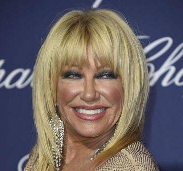 Suzanne Somers Calmly Confronts Near-Naked Home Intruder While Streaming - deadline.com