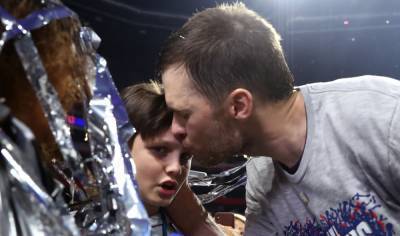 Tom Brady's Kids: Son Jack with Ex Bridget Moynahan 'Loves Football' - www.justjared.com - New York