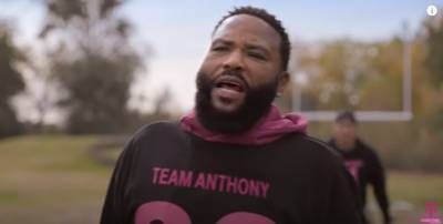 Anthony Anderson Plays Football Against His Mom In T-Mobile Ad - etcanada.com - Kansas City