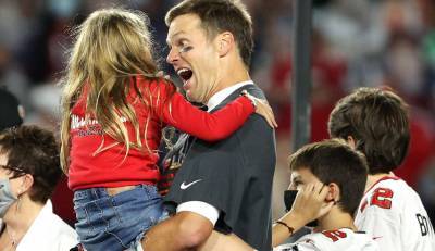 Tom Brady's 3 Kids Celebrate Super Bowl 2021 Win with Him - See Photos! - www.justjared.com - Florida - county Bay