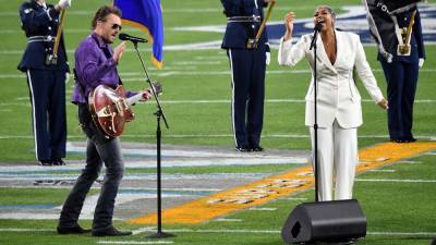Super Bowl: Jazmine Sullivan, Eric Church Perform National Anthem; H.E.R. Rocks "America the Beautiful" - www.hollywoodreporter.com - Florida